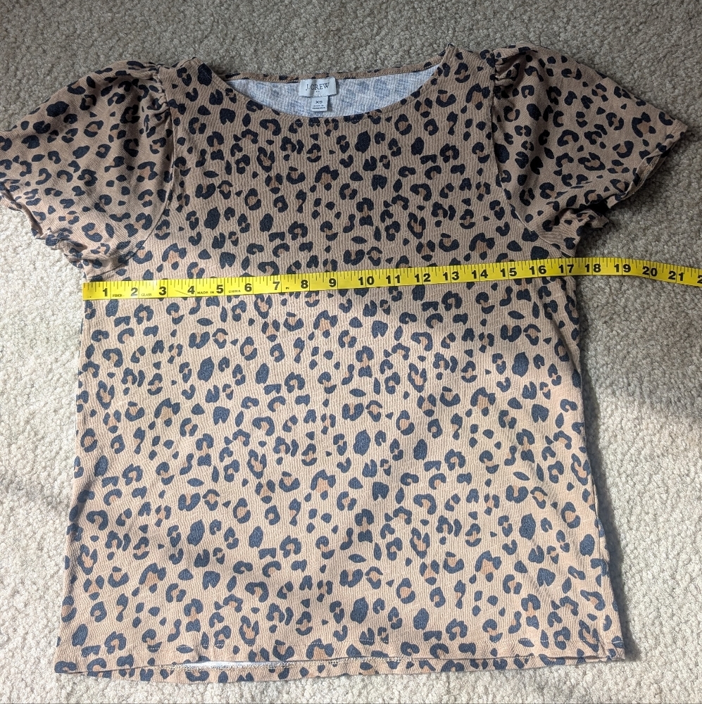 Leopard Print Puff Sleeve Top
